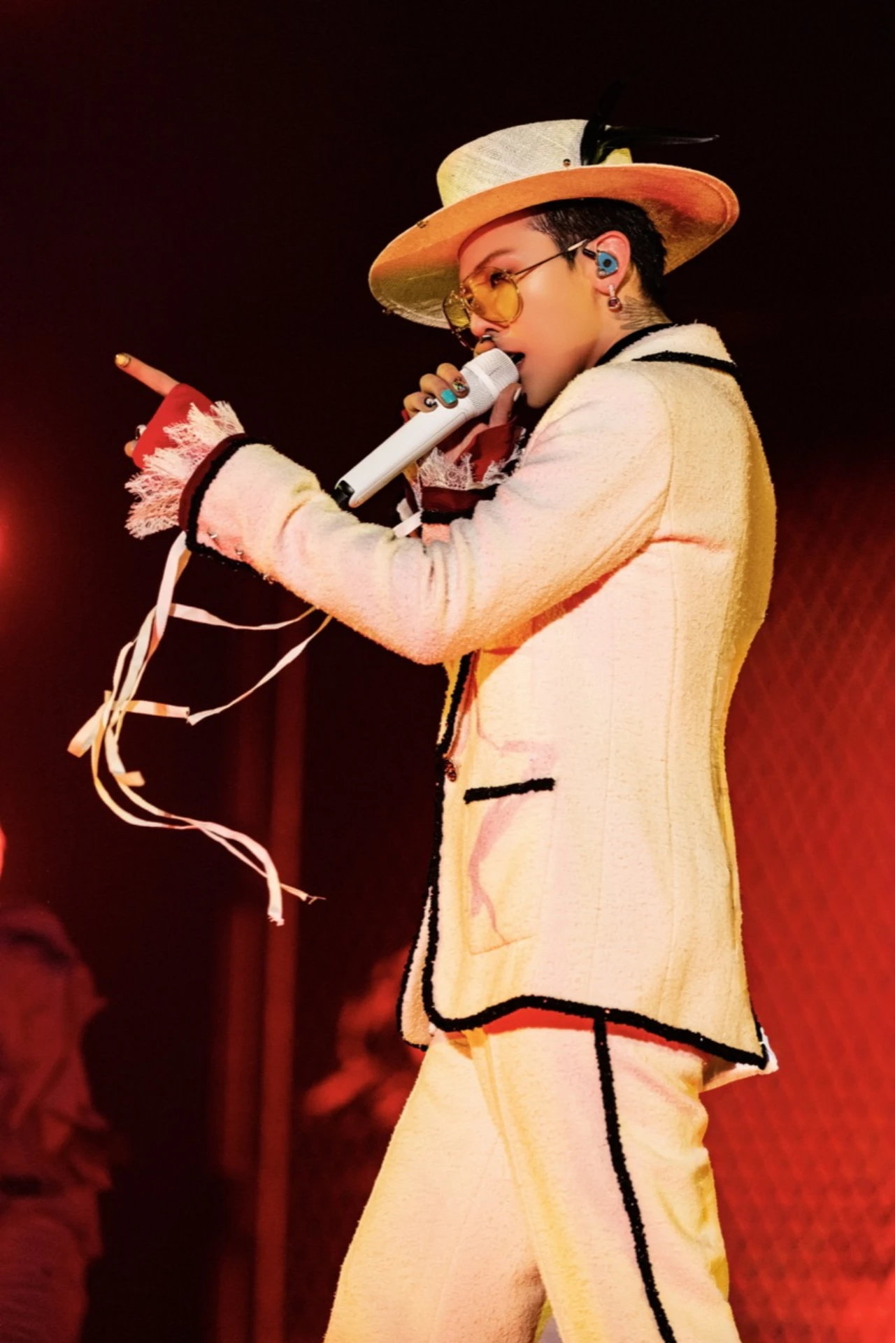G-Dragon performing during his 2025 Übermensch World Tour in Seoul