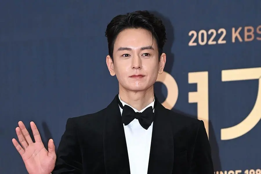Im Joo Hwan at a press conference for MBC drama Different Dreams, 2019