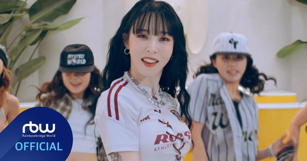 Moonbyul performing in the official ICY BBY music video, from RBW Entertainment