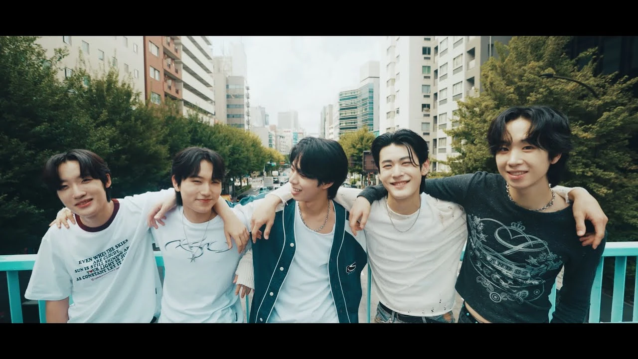 AmbiO members in the pre-debut I Wish music video