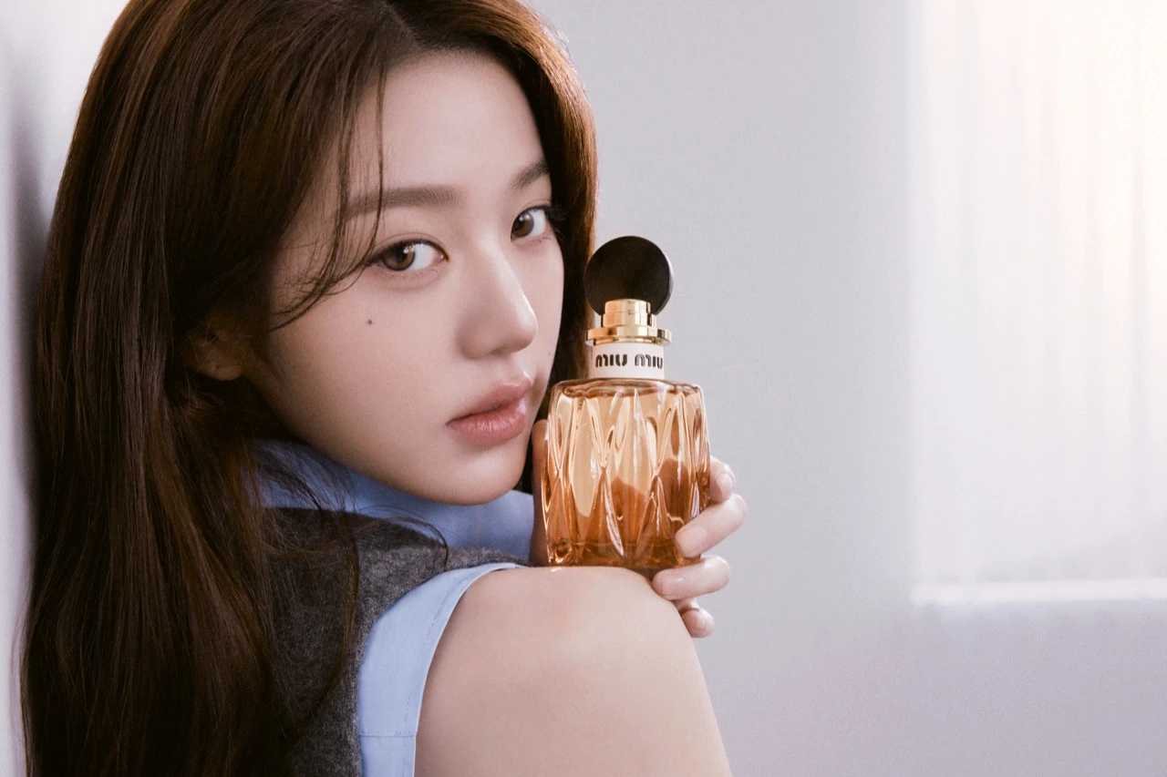 Jang Wonyoung in the Miu Miu Miutine fragrance campaign for Japan and South Korea