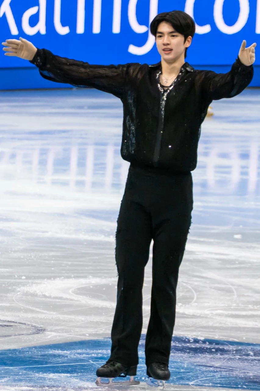 Cha Jun Hwan performing at the 2025 World Figure Skating Championships
