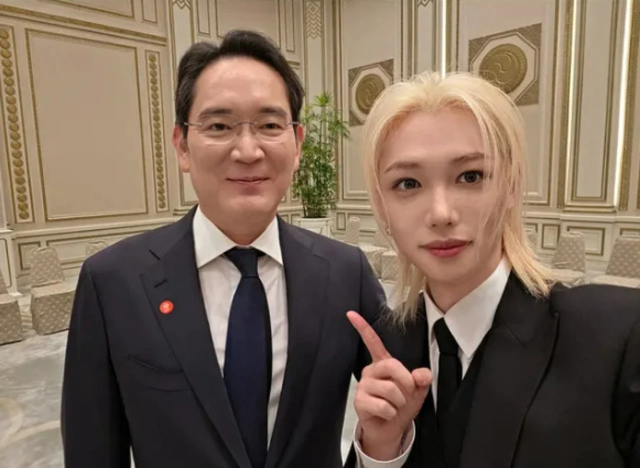 Felix and Samsung Chairman Lee Jae-yong posing together at the Blue House state luncheon, April 2026