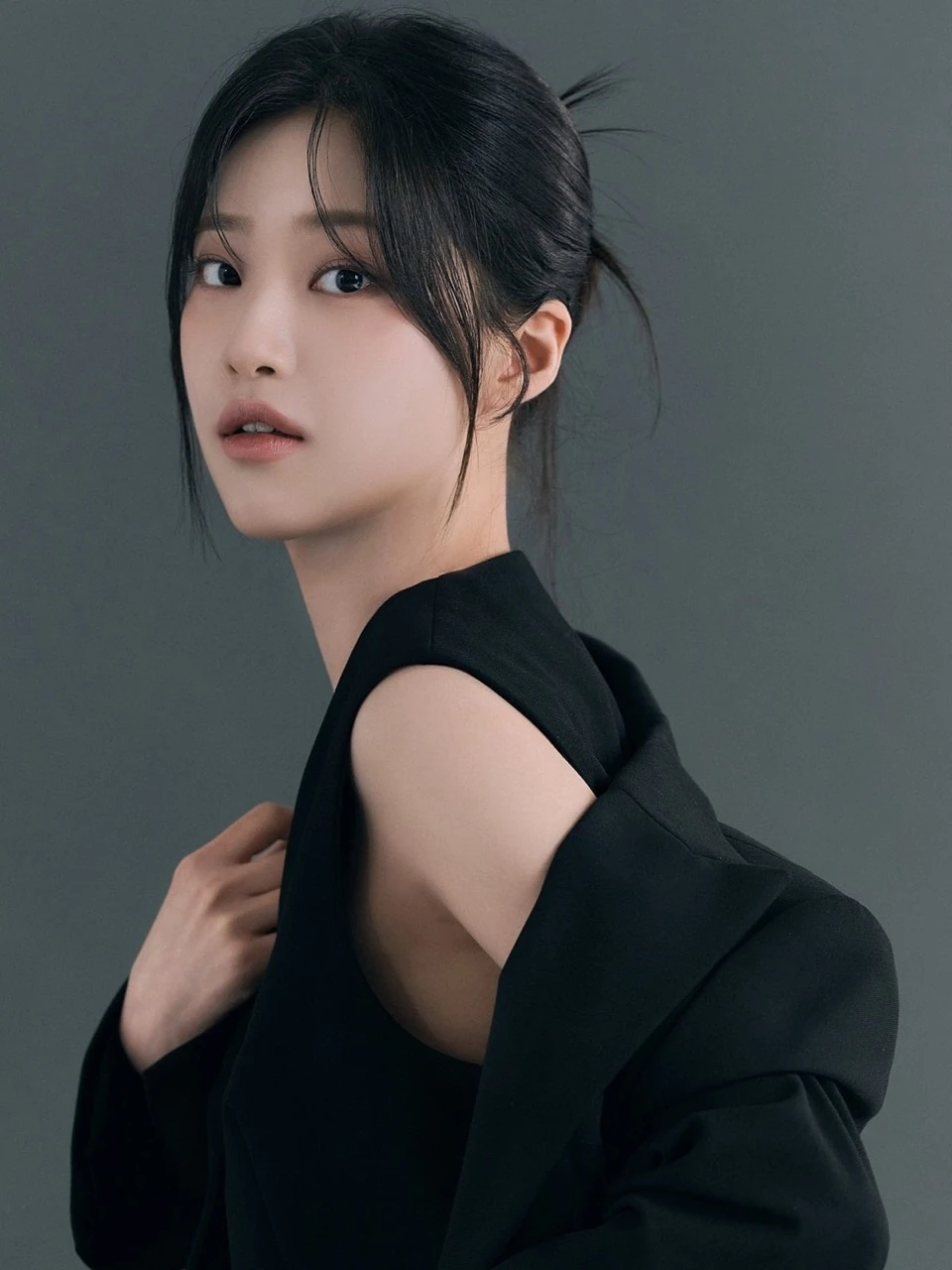 Lee Jooyoung in an official portrait released around news of her Cube Entertainment signing