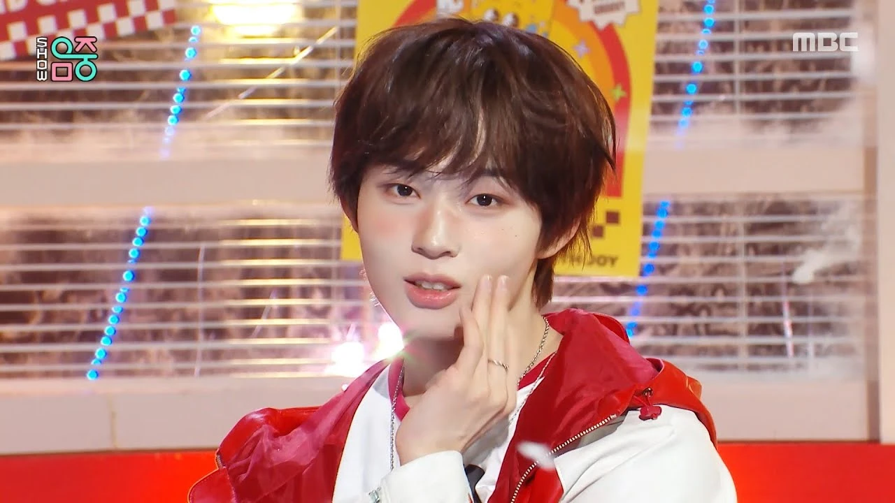 KickFlip performing Eye-Poppin' on MBC's Show! Music Core