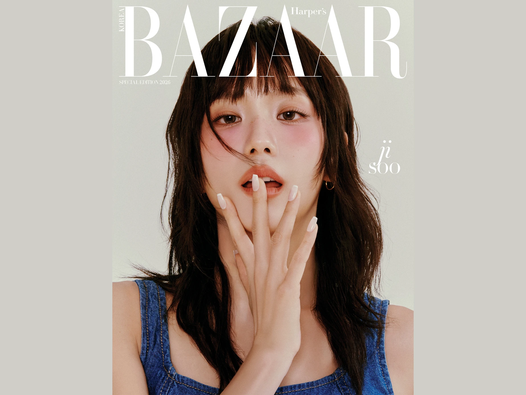 Jisoo on a Harper's BAZAAR Korea special edition cover shared through BLISSOO's site