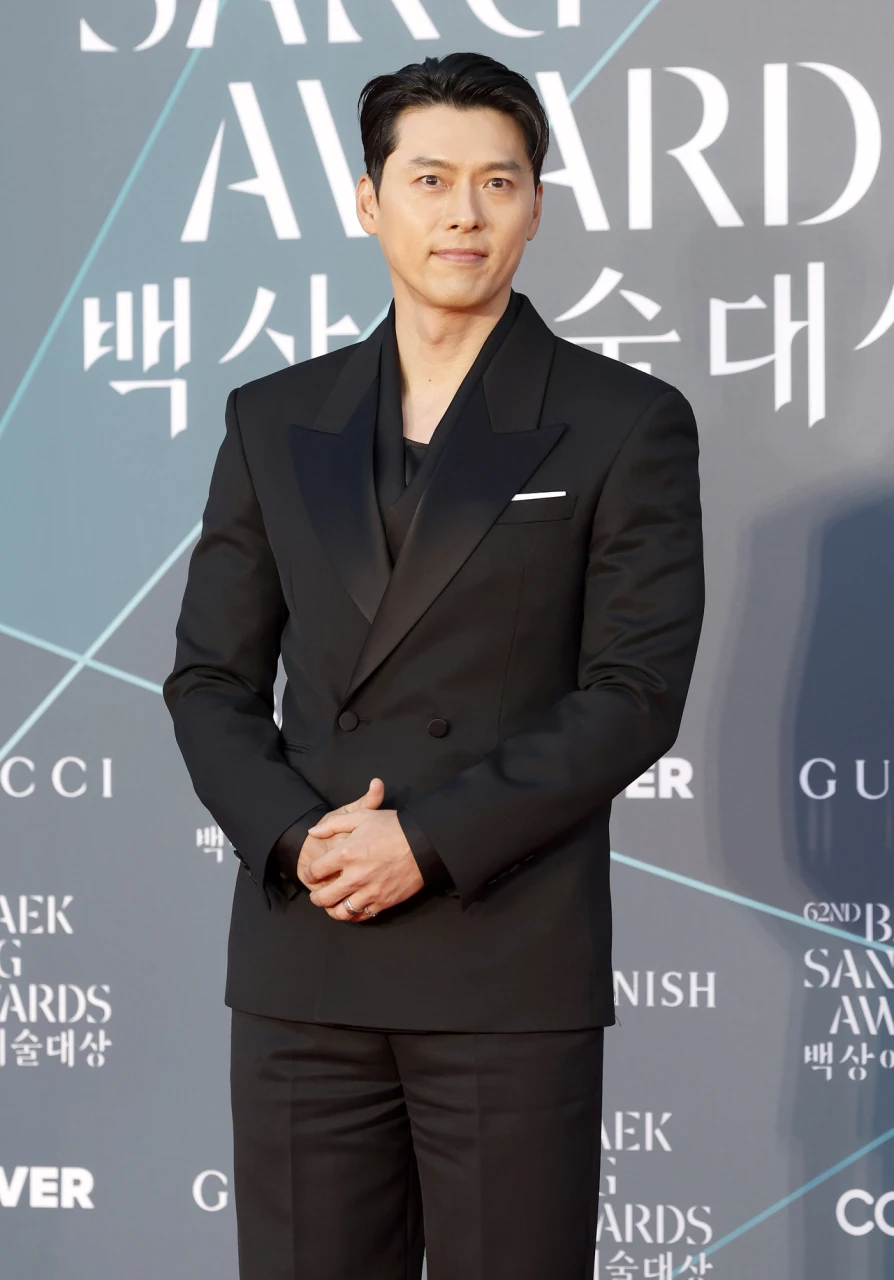 Hyun Bin poses at the 62nd Baeksang Arts Awards in Seoul